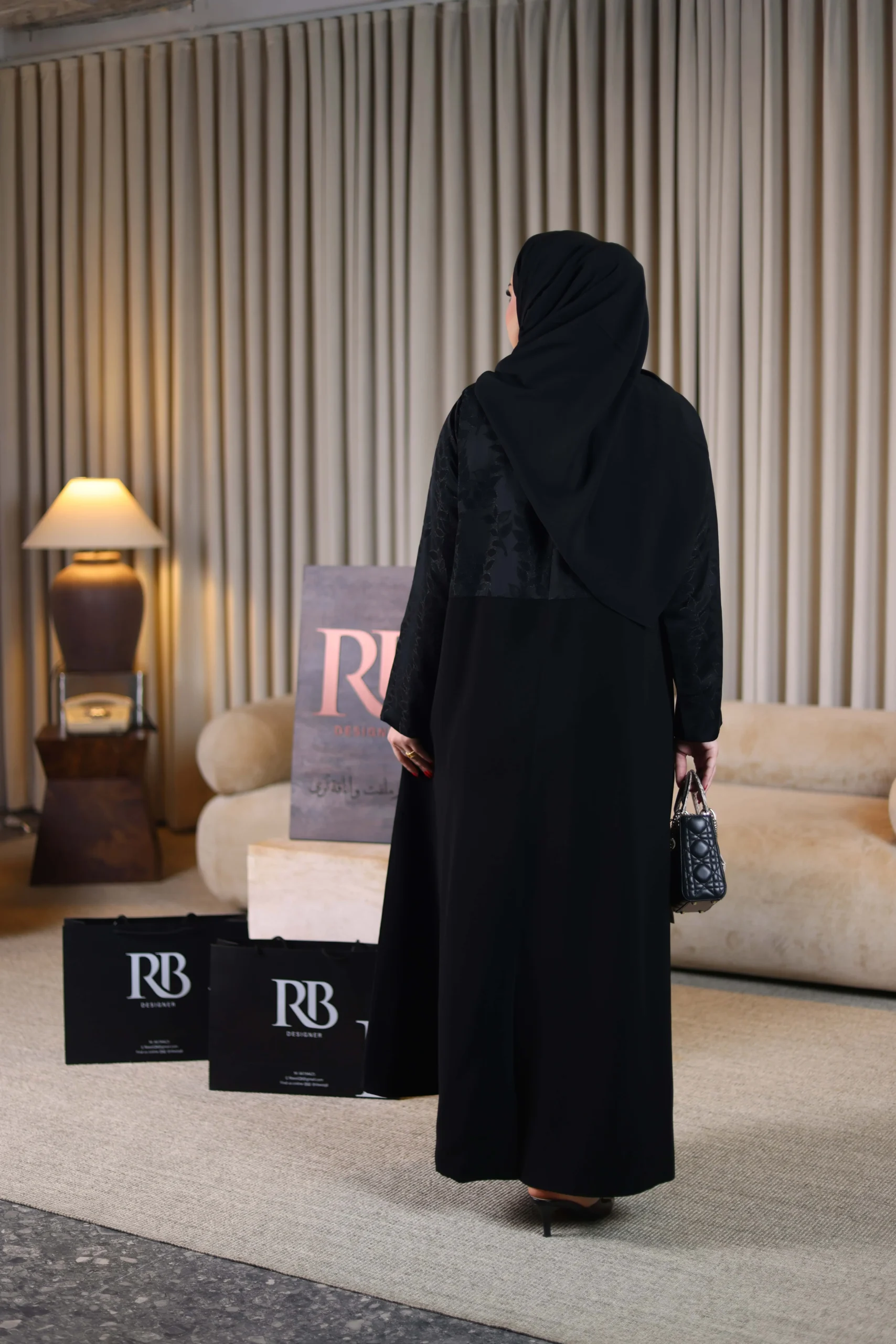 R10 Black - الصورة 9