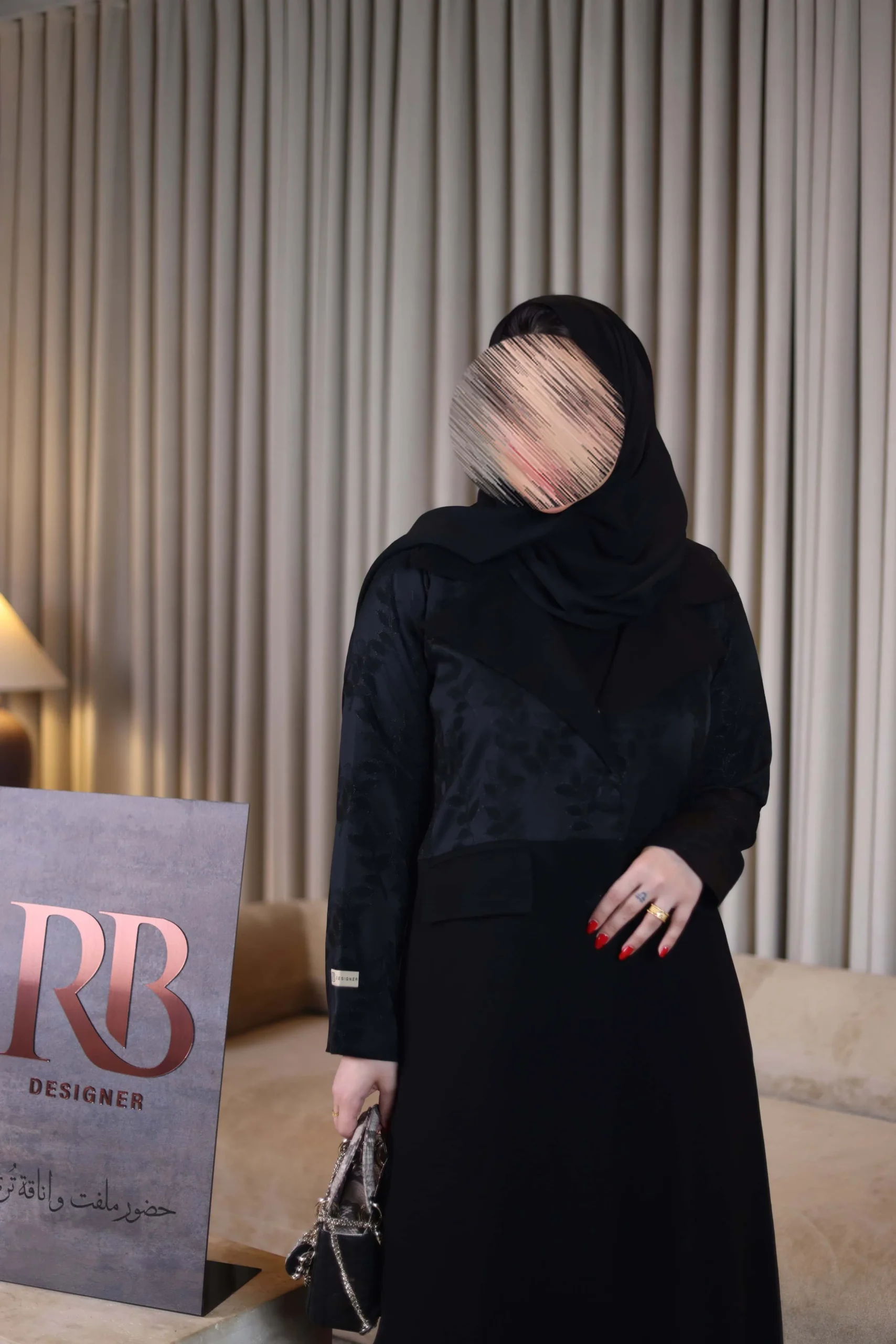 R10 Black - الصورة 3