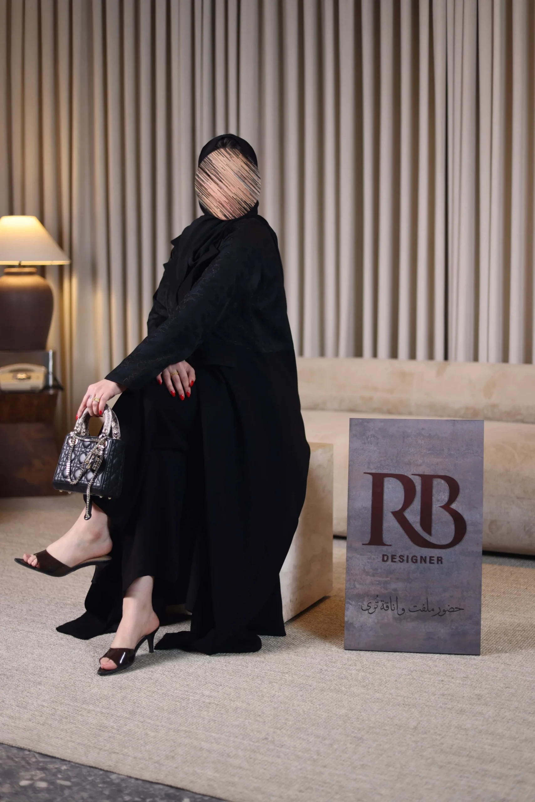R10 Black - الصورة 4