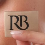 R5 BLACK - Beige Logo